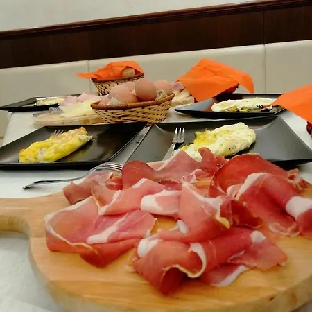 ホテル Garni Del 3*