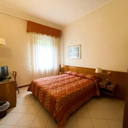 Garni Del Hotel
