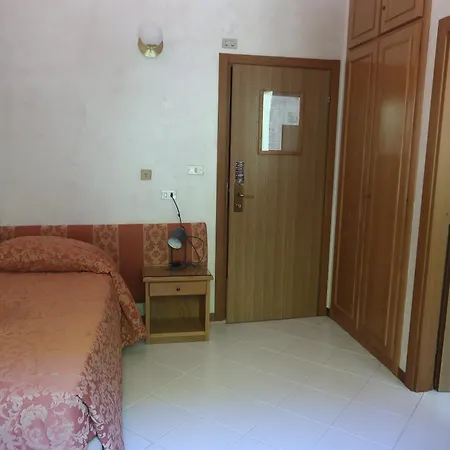Garni Del Hotel 3*