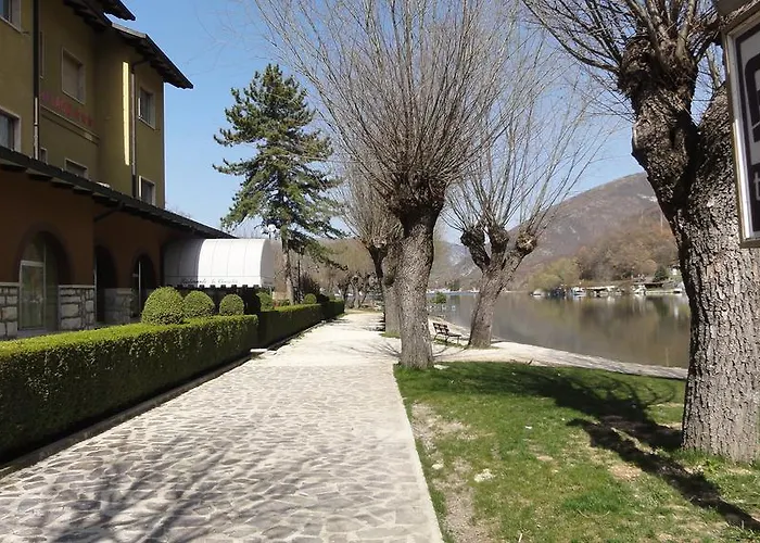 Garni Del